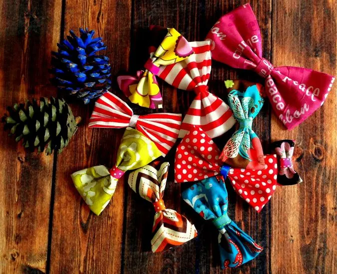 Simple and quick bow sewing pattern, with directions to make them in three sizes.