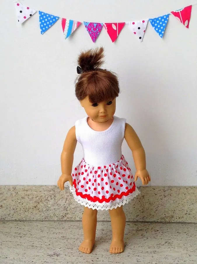 I love this simple, elegant doll skirt tutorial. It couldn't be any easier…   Doll clothes tutorial, American girl doll clothes patterns, Doll clothes  american girl