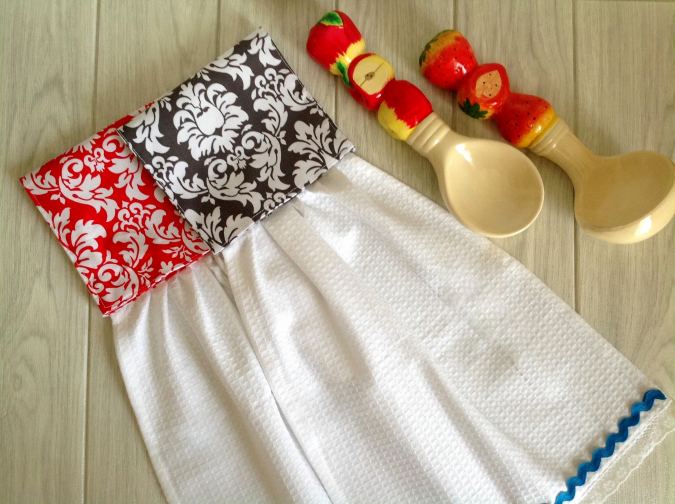 How To Make Hanging Kitchen Towels (2 Ways - Gathered Or Folded