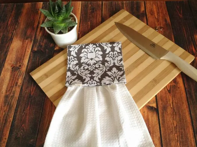 Easy Hanging Kitchen Towel Pattern - Sew Crafty Me