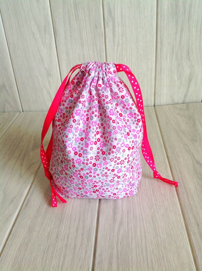 How to Make a Drawstring Bag Easy Sewing Project Sew Crafty Me