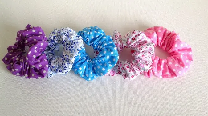 How to a Scrunchie in 15 Minutes - Sew Crafty Me