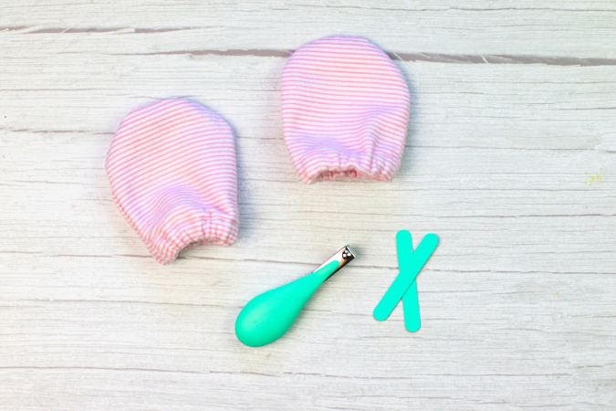 How to sew baby mittens