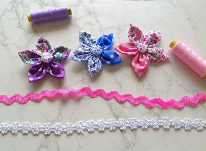 How to make fabric flowers