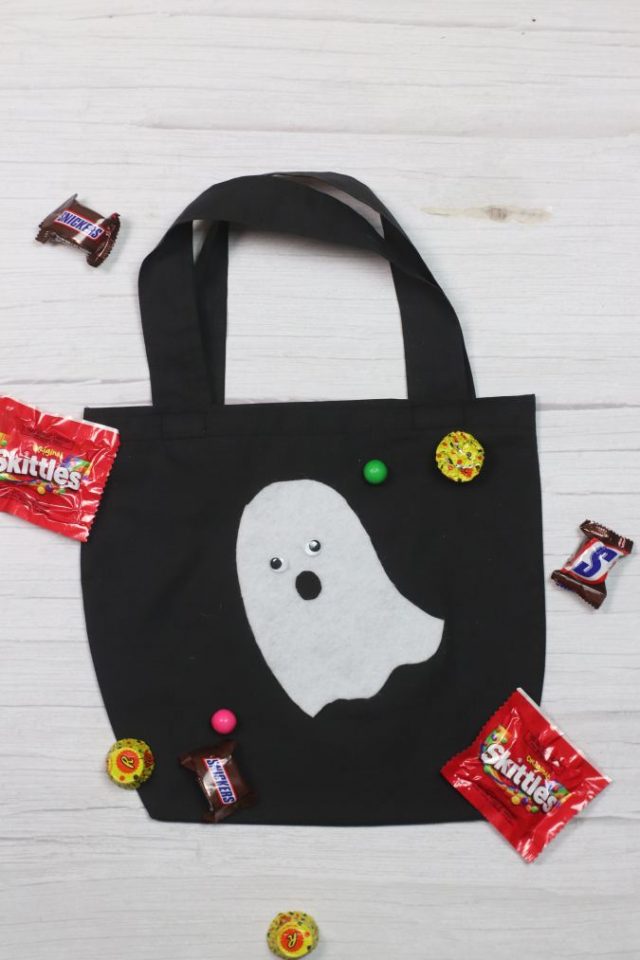 DIY Halloween Trick or Treat Bag ( Easy Sewing Project) - Sew Crafty Me