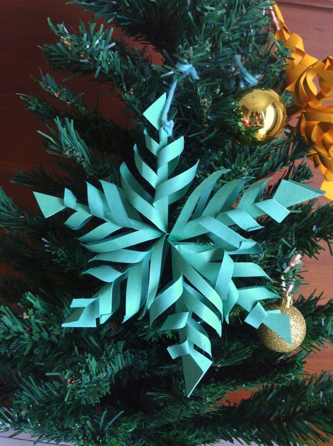 diy paper snowflakes