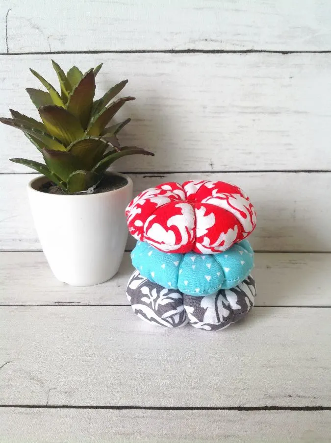 How to Make a Pincushion/ Easy Sewing Project - Sew Crafty Me