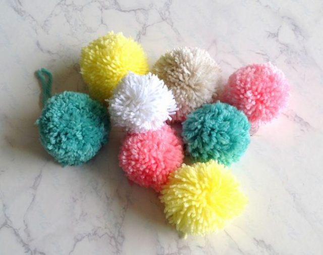 How to Make Pompoms from Yarn Sew Crafty Me
