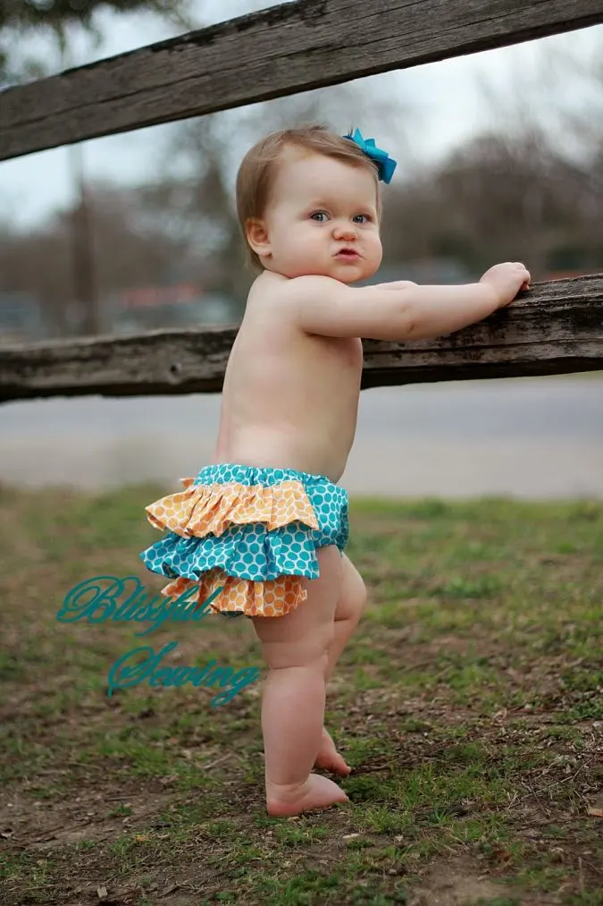 DIY Baby Shower Gift Set ruffle bum diaper cover - Avery Lane Sewing