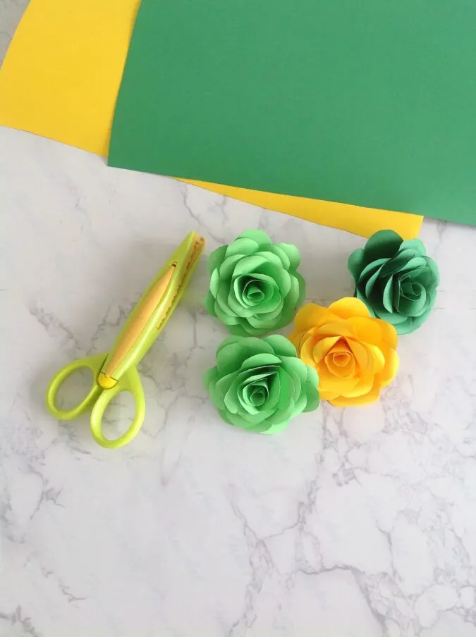 How to make paper roses