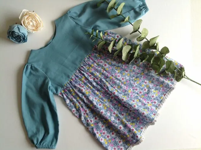 Classic Dress with Sleeves Sewing Pattern for Girls
