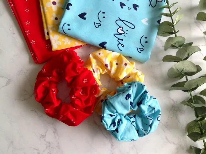 how to sew a scrunchie with a hidden pocket