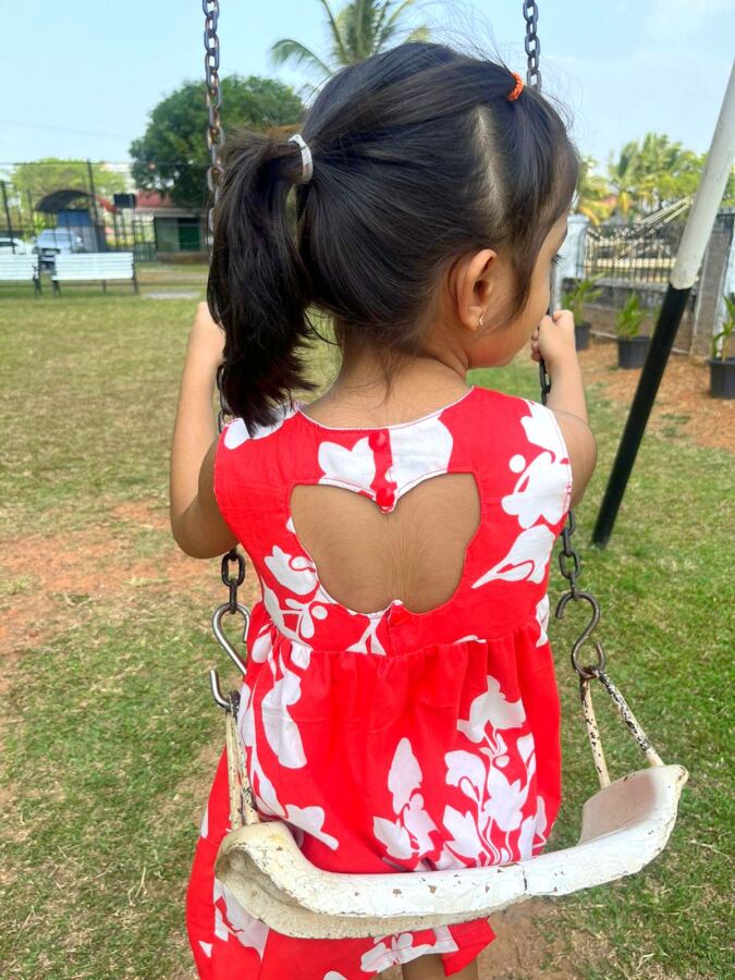 HOW TO SEW A BUTTERFLY BACK DRESS FOR GIRLS (4)