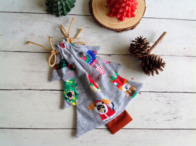 HOW TO SEW A CHRISTMAS TREE DRAWSTRING POUCH